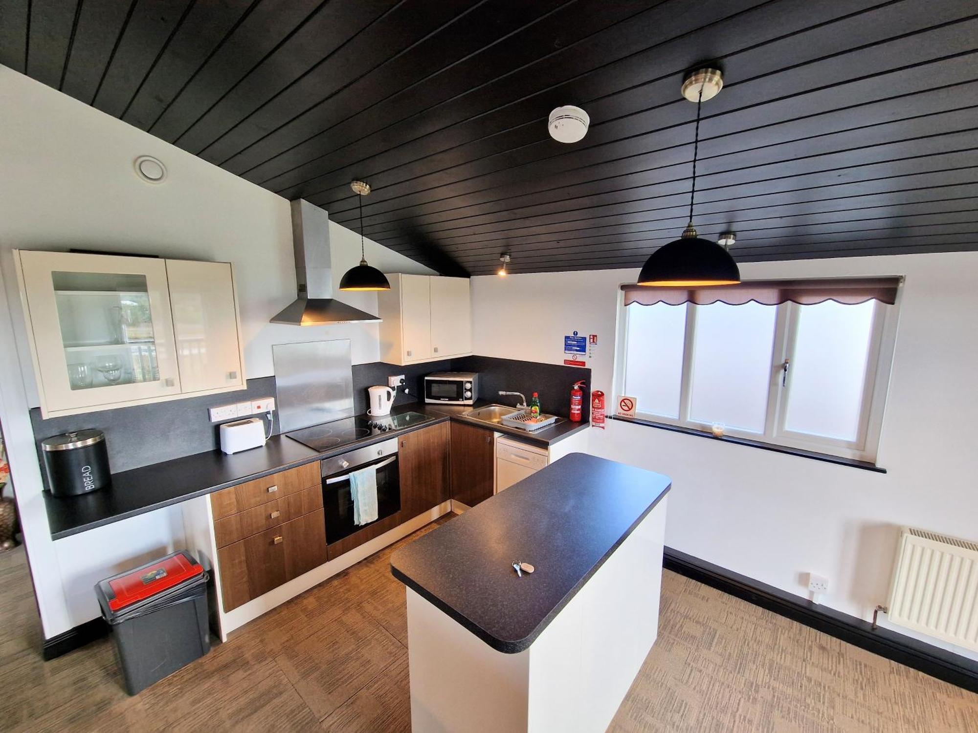 Ochil 9 With Private Hot Tub - Fife - Loch Leven - Lomond Hills - Pet Friendly Villa Kelty Buitenkant foto