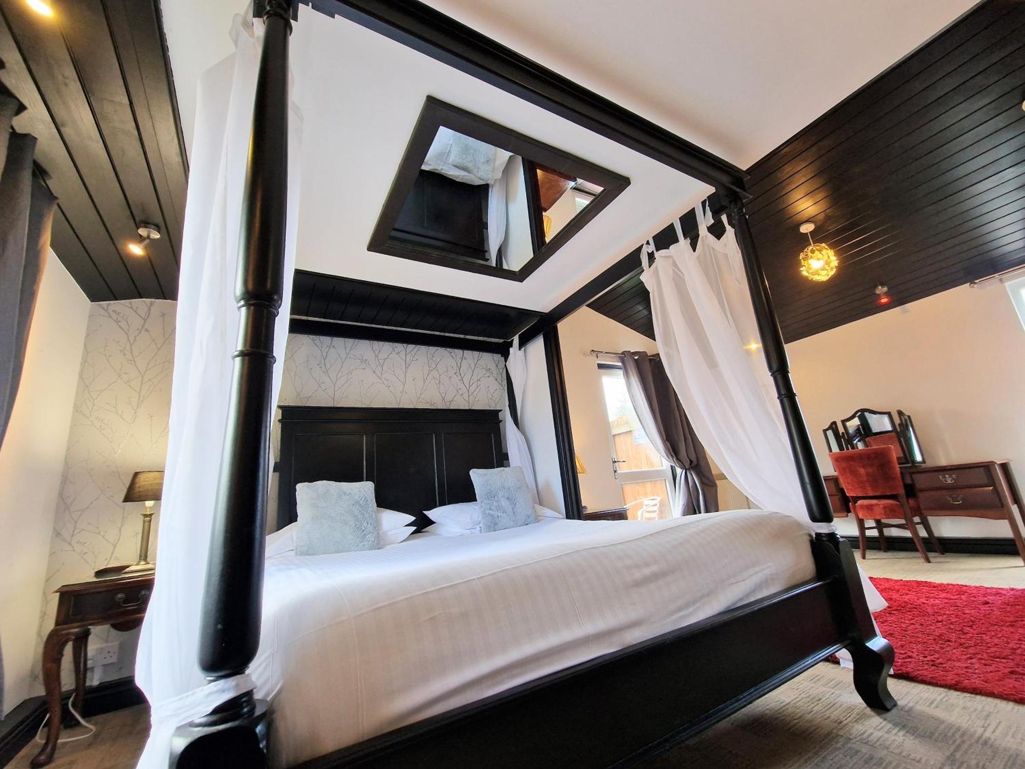 Ochil 9 With Private Hot Tub - Fife - Loch Leven - Lomond Hills - Pet Friendly Villa Kelty Buitenkant foto