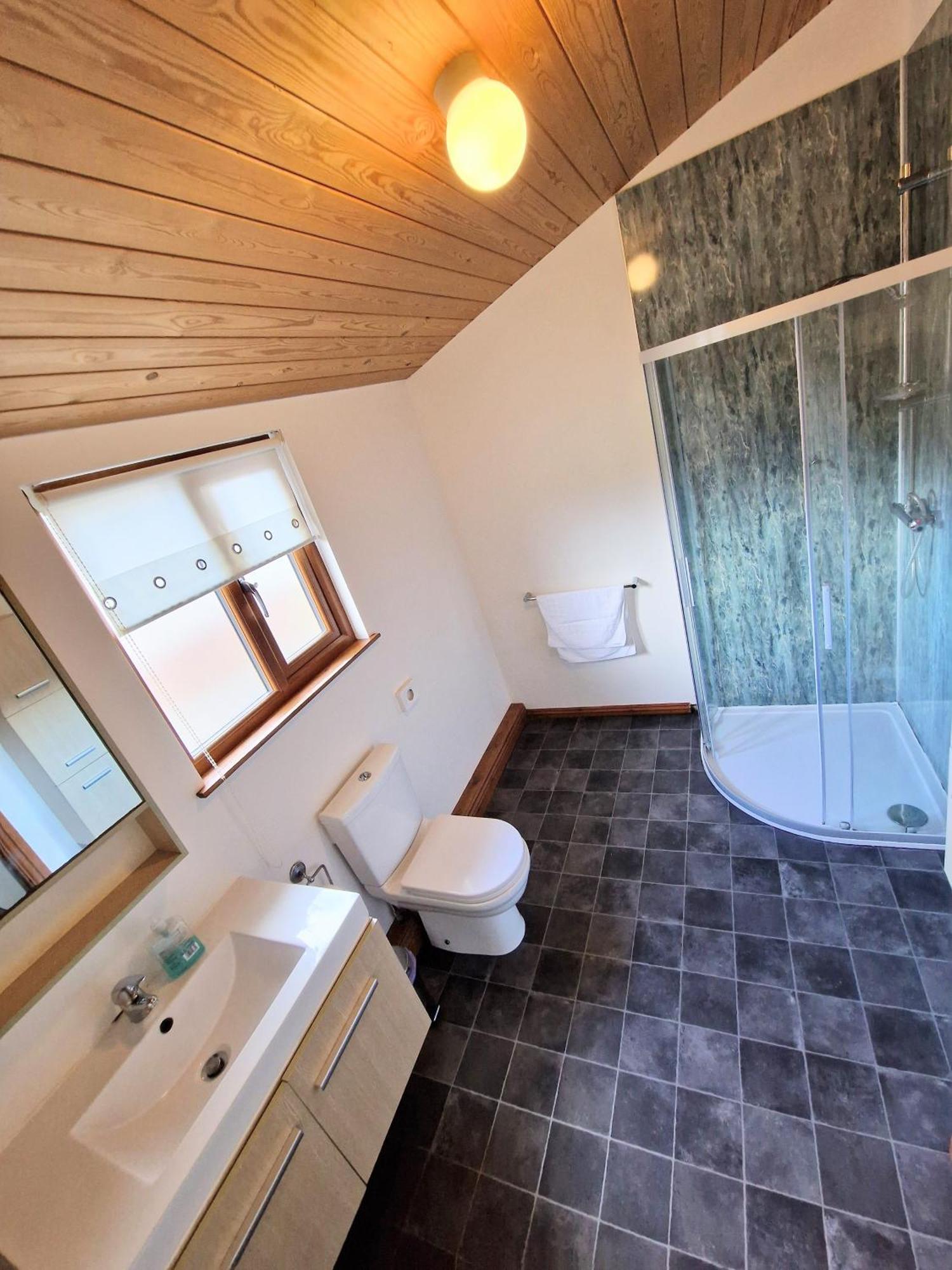 Ochil 9 With Private Hot Tub - Fife - Loch Leven - Lomond Hills - Pet Friendly Villa Kelty Buitenkant foto